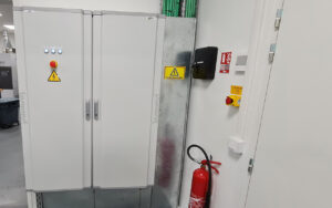 Mise sous tension de l'armoire déplacé