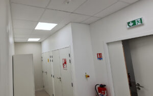 Vu de l'entrée ou a après l'implantation de la nouvelle armoire