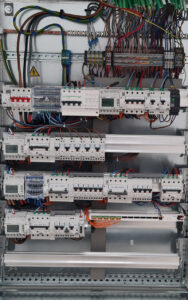 Raccordement des câbles sur la nouvelle armoire