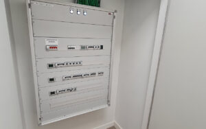 Mise sous tension de la nouvelle armoire